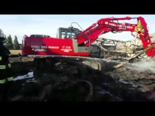 Povoletto (UD) - Incendio in deposito di fieno: sospetto dolo (18.12.15)