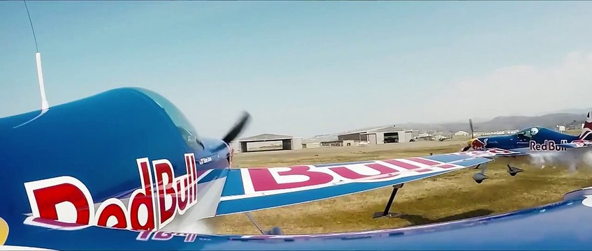 Voltige Aérienne : RedBull AirVoltige