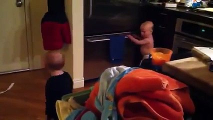Talking Twin Babies - PART 1 -,.