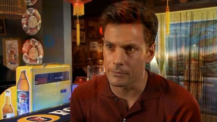 The Secret Life of Us - S4 E22