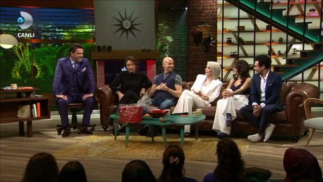 Beyaz Show'da Beyaz - Öykü Serter gerginliği