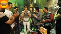 HOUSEFULL 3 Team Celebrated Riteish Deshmukh's Birthday | Bollywood Asia
