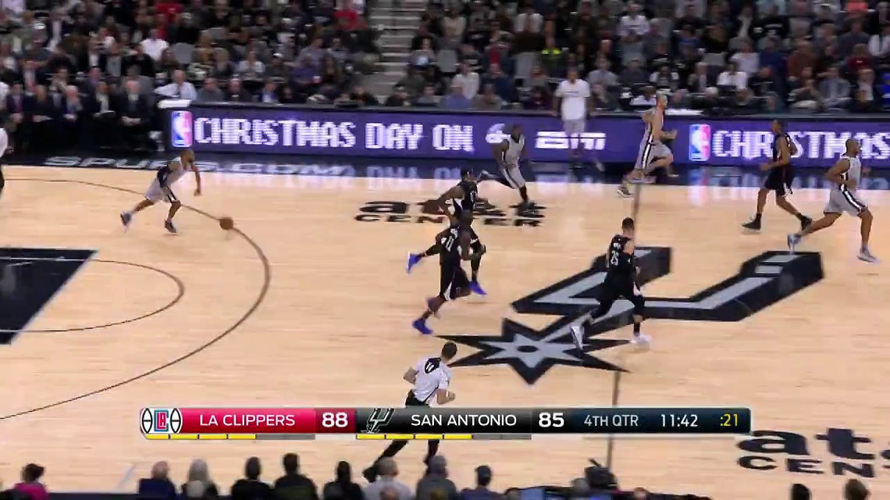les Spurs font tourner en bourrique la défense des Clippers avec leurs passes