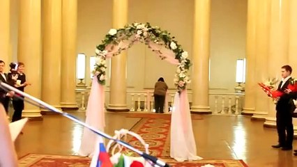 Случай на свадьбе.