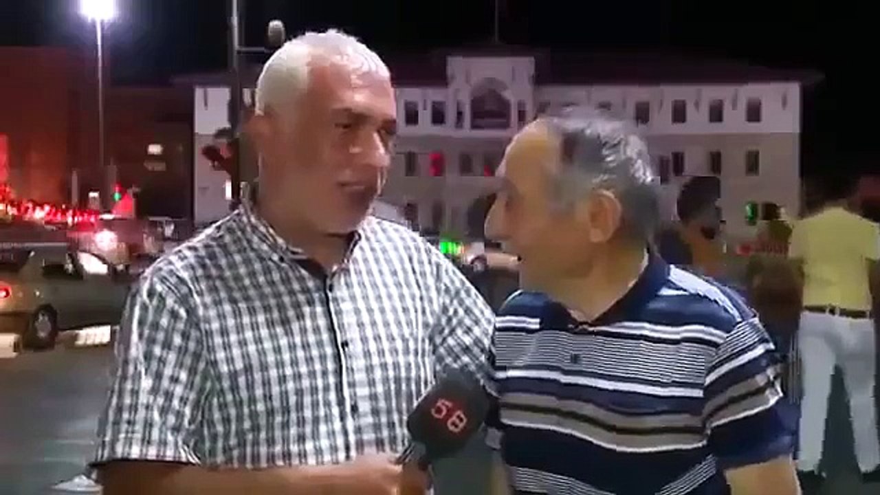 Sorulan Soruya Samimi Cevap Veren Sivaslı Dayı