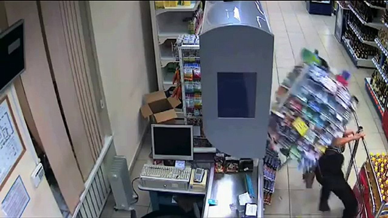That's how they enter a shop in Russia