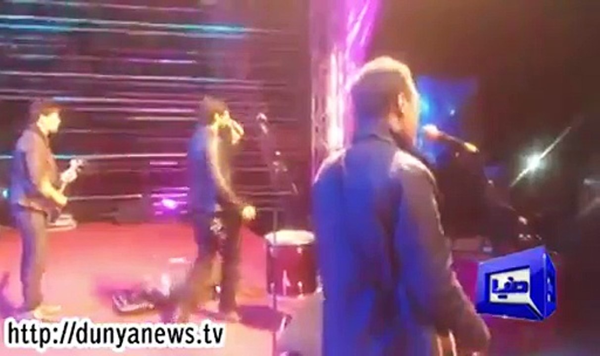 5000 Indian youth sing "Saara Pakistan" in Strings Concert in India