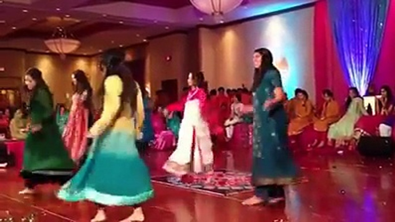 Mehndi Dance