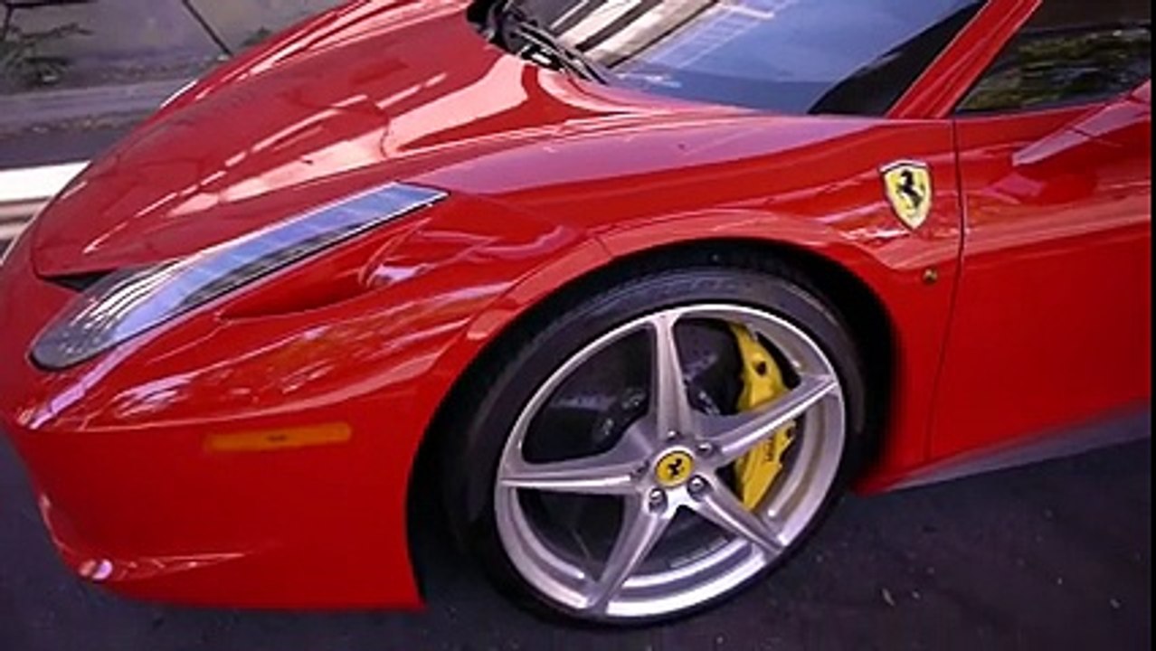 iPhone 6S'in Üzerinden Ferrari ile Geçilirse..
