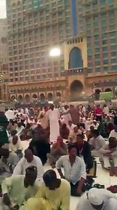 اب سے کچھ دیر پہلے مغرب کی آذان مکہ مکرمہ سے