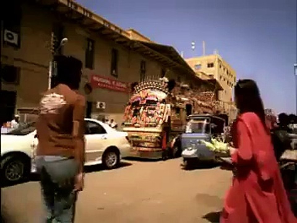 یہ ویڈیو اپنے تمام فرینڈز کو ضرور شیئر کریں کیا پتہ ہم میں سے کوئی ایک اپنے آپ کو بدل لے اور اس کی نیکی آپ کو بھی مل جائے۔ کاش کہ ہم سب ایسے بن جائیں امن، محبت، برداشت اور بھائی چارگی کا جذبہ اللہ کرے کہ ہم تمام پاکستانیوں م