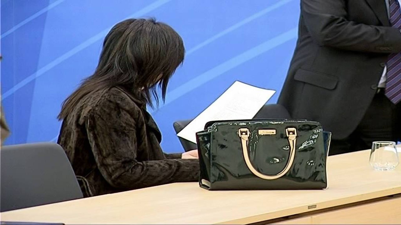 JOZEFINA TOPALLI MBESHTET PROTESTAT POR SHPREH REZERVA TE THELLA PER LULZIM BASHEN LAJM