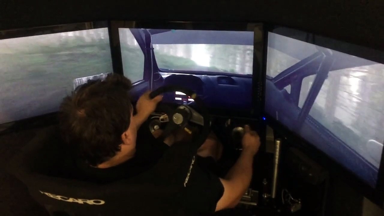 Un pilote de rallye teste DIRT Rally