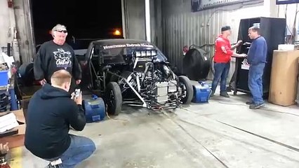drag-car-blows-an-impressive-amount-of-smoke