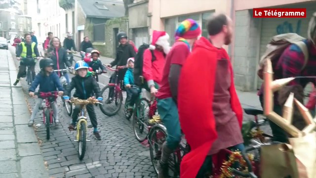 Saint-Brieuc. Le Père Noël circule à vélo !