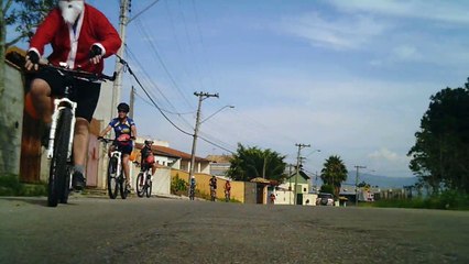 Papai noel, pedal solidário com 85 bikers, Taubaté, SP, MTB, 33 km, 2015, (31)