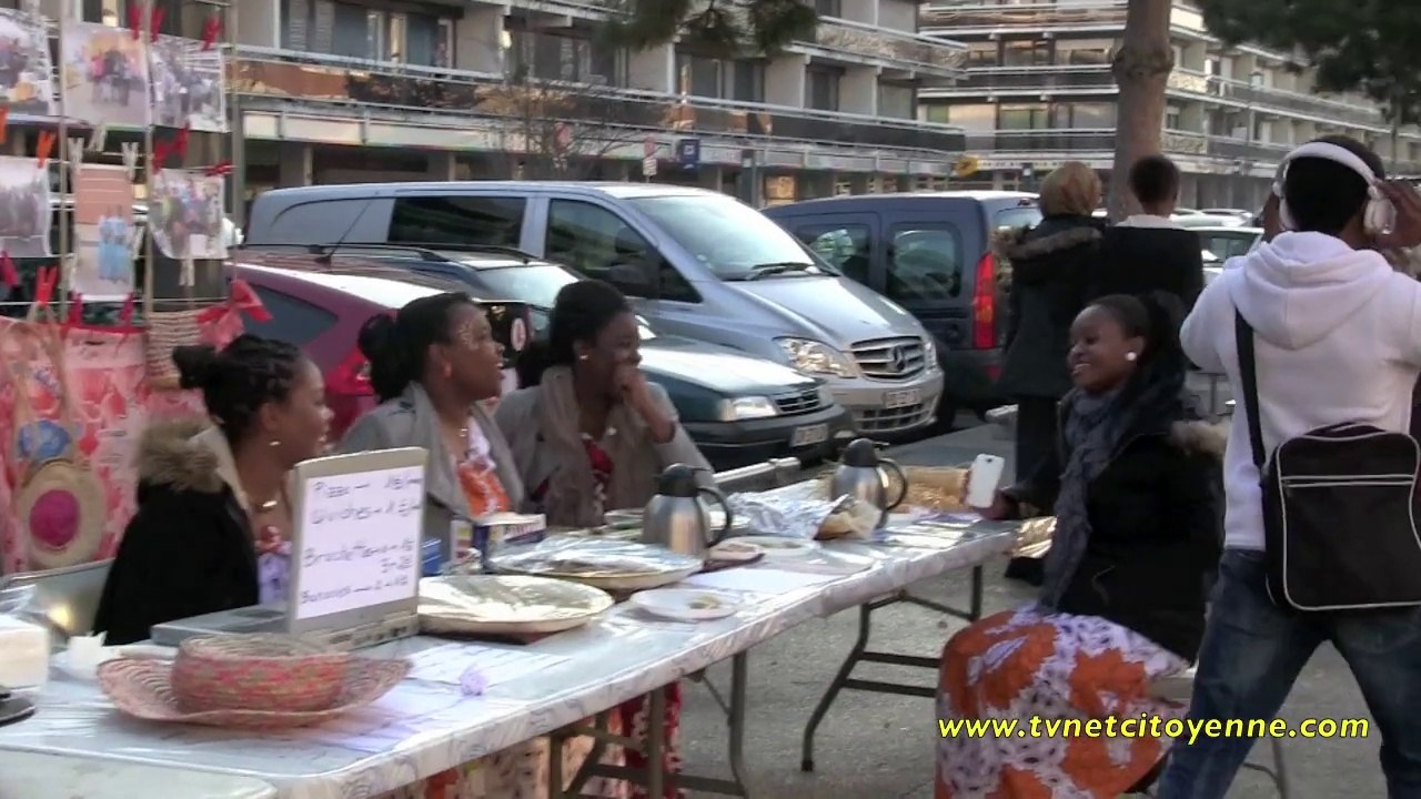 Le marché des mondes à Chambéry le haut
