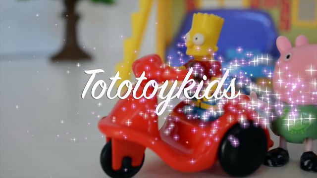 Pig George da Familia Peppa Pig e seu Boneco do Simpsons!!! Em Portugues Tototoykids