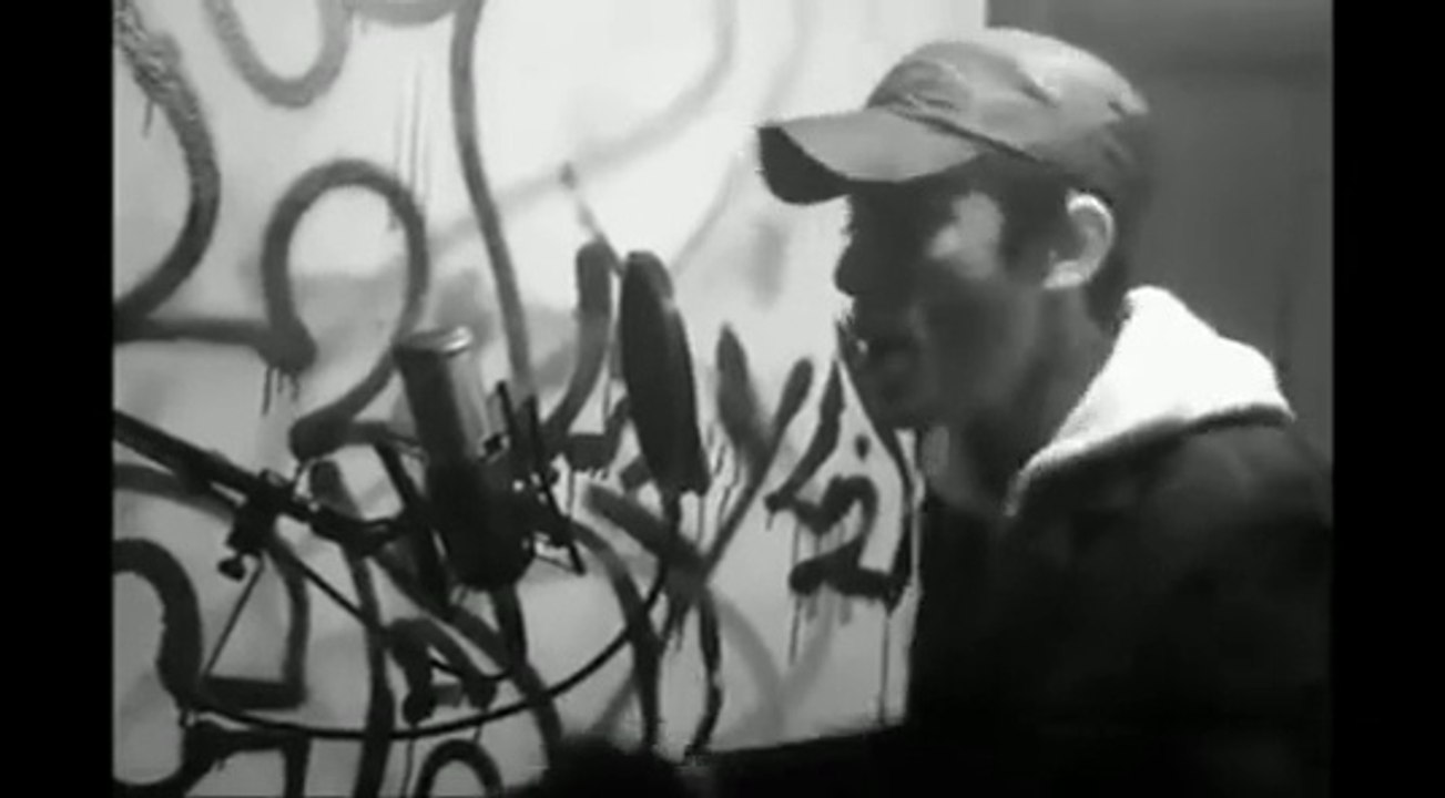 HayaLCasH   Duygusuzum Lan #Yeni 2oı2 PıRFeNaa FT HayLaz & Mizah  Ex Akay