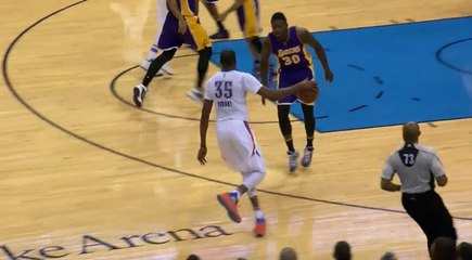 Move: Kevin Durant donne la leçon à Julius Randle !