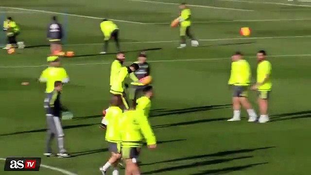 Espuelazo de Toni Kroos, hombro de Cristiano Ronaldo y tacón de Isco en el entrenamiento