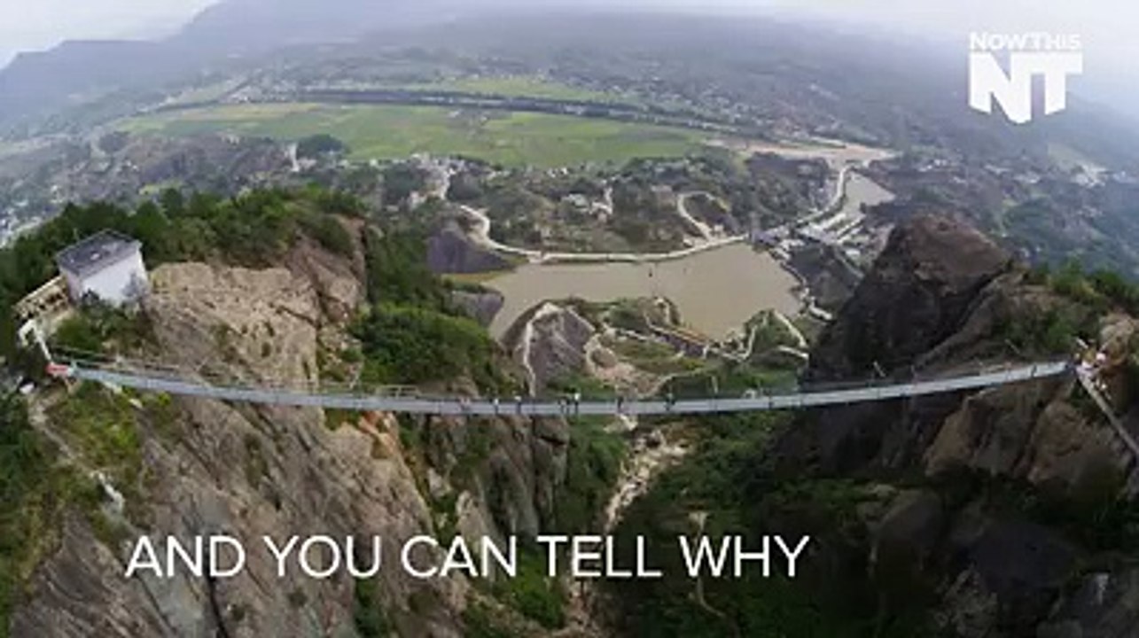 The world´s  longest glass bridge