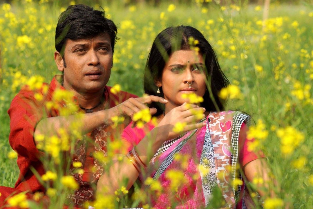 Bangla BANGLADESH SONG 2016 Chiya Buri ft Milon & Mohona Mim by Dolly Sayontani & Nakib - Laal char Bengali Film 2016