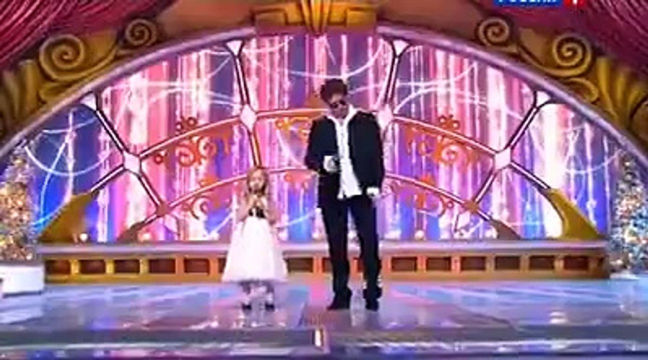 Кузя из Универа с дочкой Миланой шокировали весь зал )))