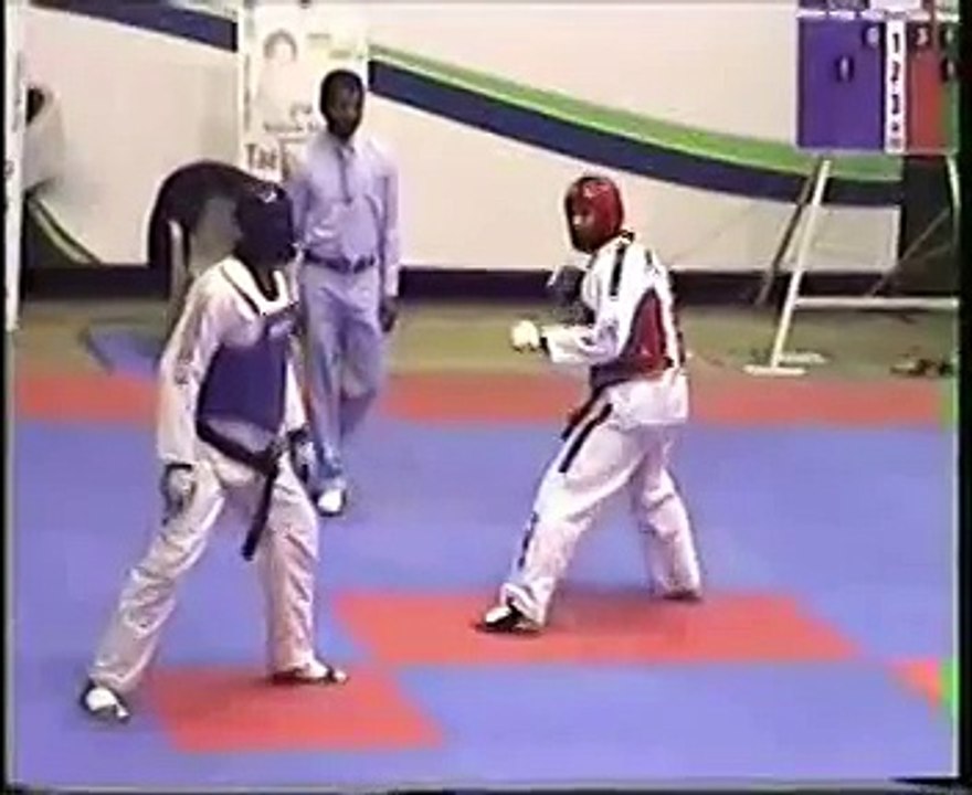 adil bin talat pakistan taekwondo champion spin middle kick 2010