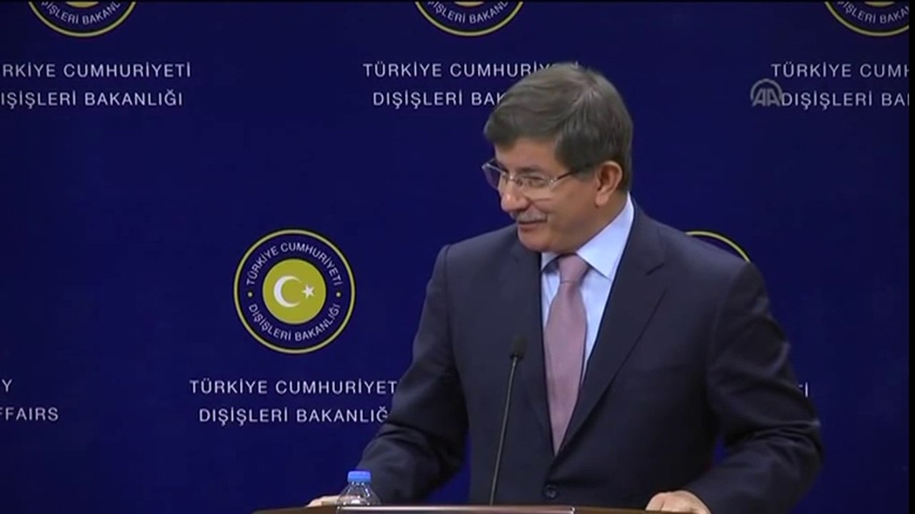 Ahmet Davutoğlu'ndan Basın Toplantısında Zaman Cemaat Muhabirine Çok Sert Tepki !!