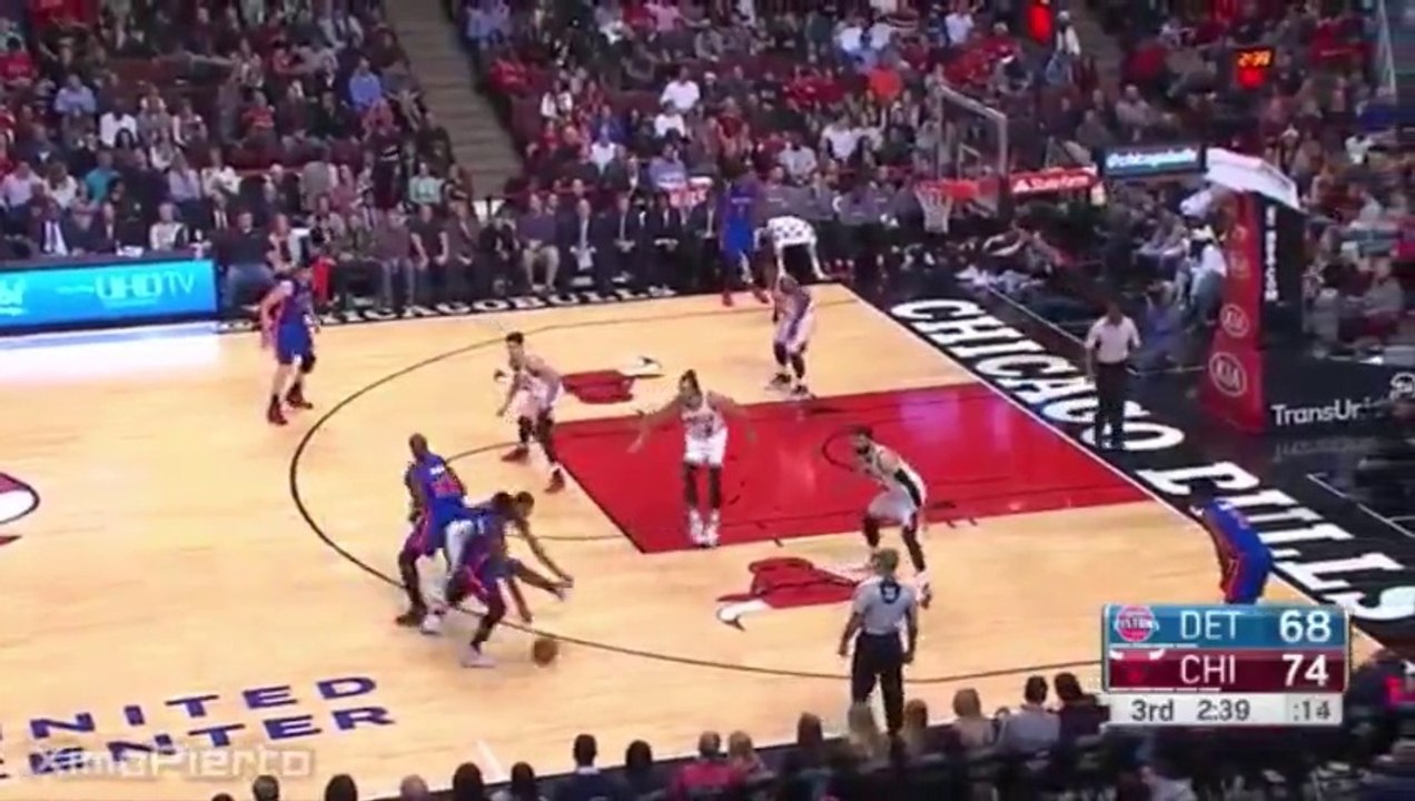 Reggie Jackson Embarasses Doug McDermott - Pistons vs Bulls - Dec 18, 2015 - NBA 2015-16 Season