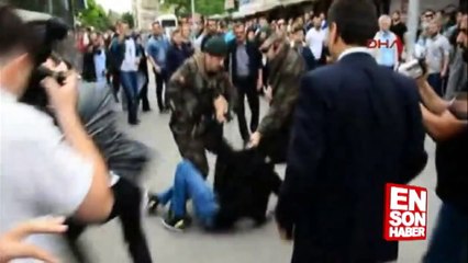 Başbakanlık Müşavirinden Protestocuya Tekme!! Olay Görüntüler