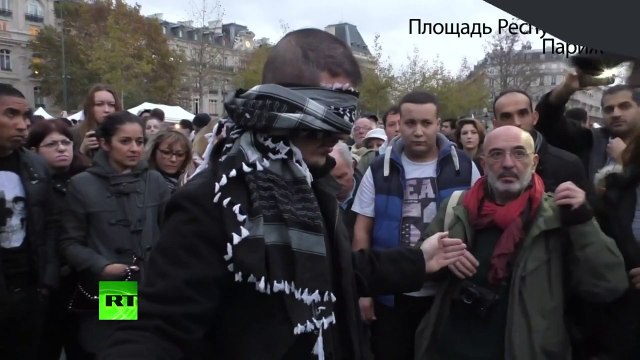 «Обнимите меня, я не террорист»_ мусульманин устроил акцию в центре Парижа - копия
