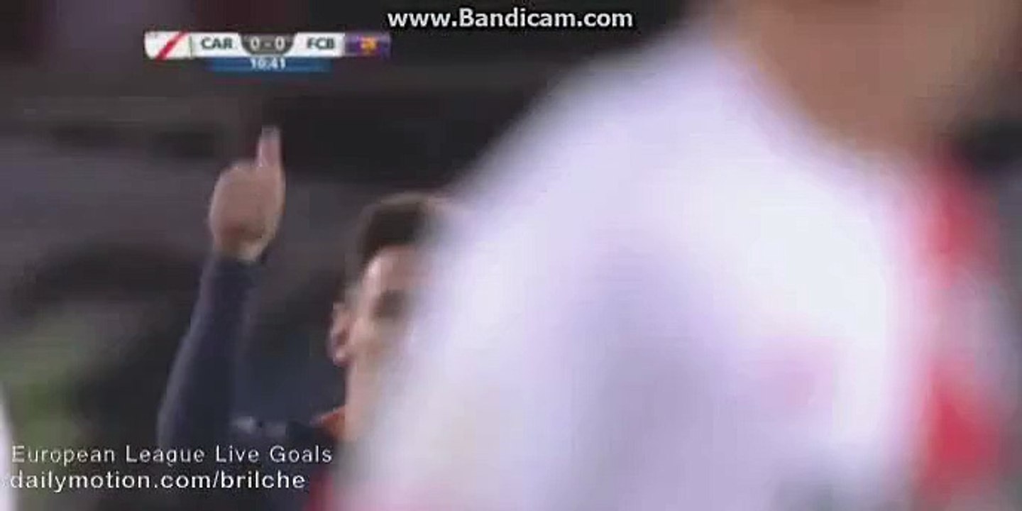 Messi Shows Respect on Marcelo Barovero _ River Plate vs. FC Barcelona _ Fifa Club FINAL 2