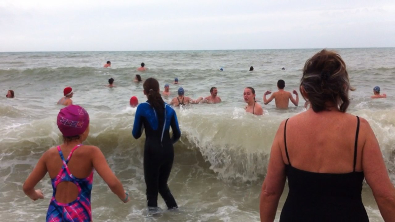 Bain de Noël 2015 à Agon-Coutainville