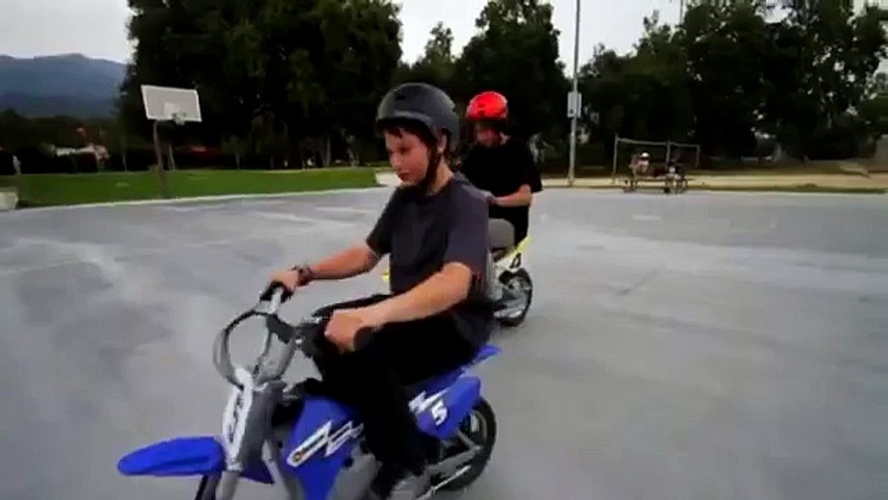 Electric Motorcycle DirtBike Razor MX650