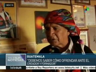 Guaemala: Familias quiché honran a sus ancestros en el Gumarkaj