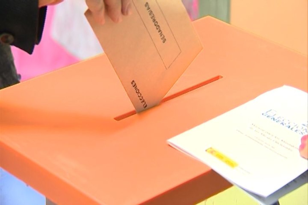 Colegios electorales abren puntuales y sin incidencias