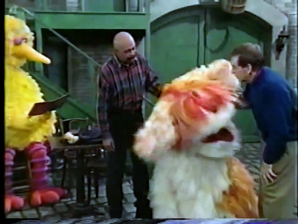 Sesame Street Bob & Gordon Watch Barkley