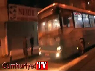 Okmeydanı'nda 2 otobüs ve market yakıldı