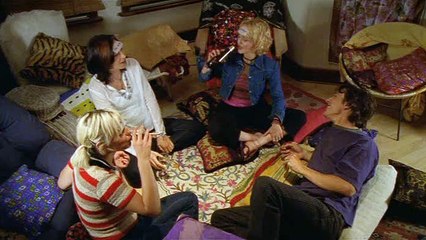 The Secret Life of Us - S1 E13