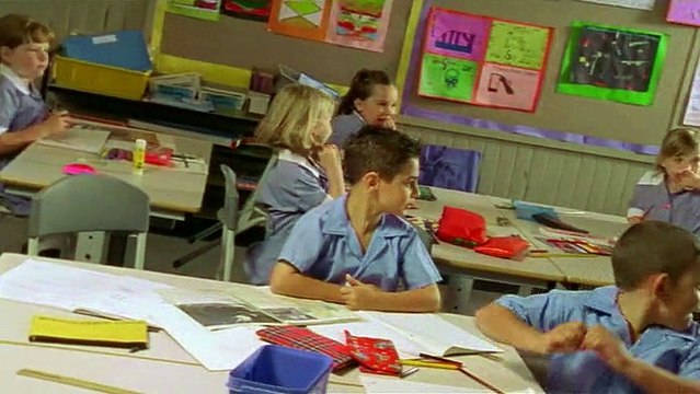 The Secret Life of Us - S1 E9