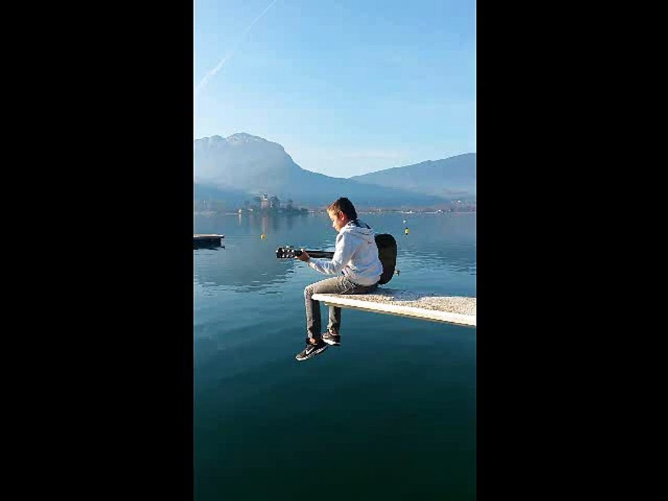 LE LAC EST A LUCAS