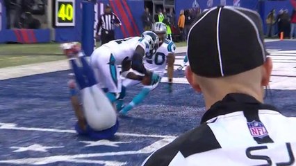 Charles Tillman intercepts Eli Manning