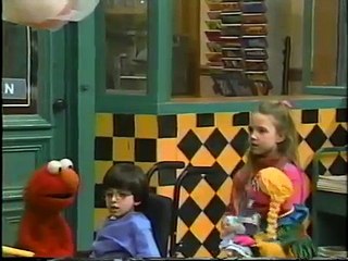 Sesame Street Elmos Mini Golf Game