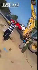 Light Pole Fall to Car / Sokak Lambası Arabanın Üzerine Düşüyor