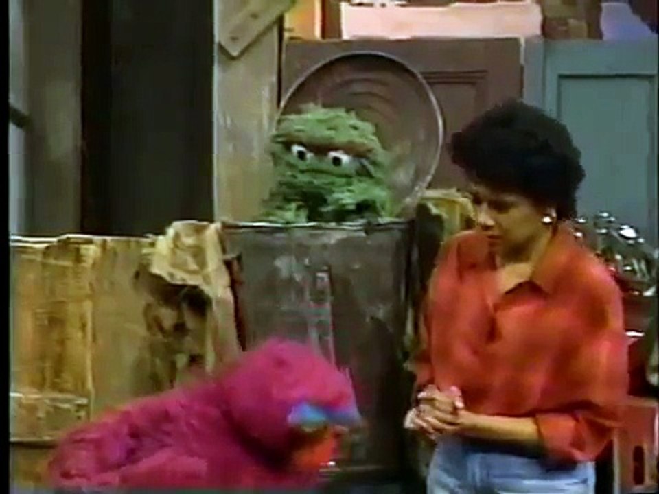 Sesame Street Maria Helps Telly Feel Better