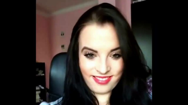 من الاجمل اترك لكم التعليق