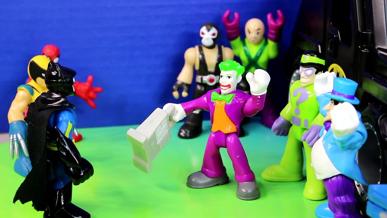 Imaginext Joker Creates Robotic Red Hulk to Battle Batman Robin Spider-man Wolverine Thor