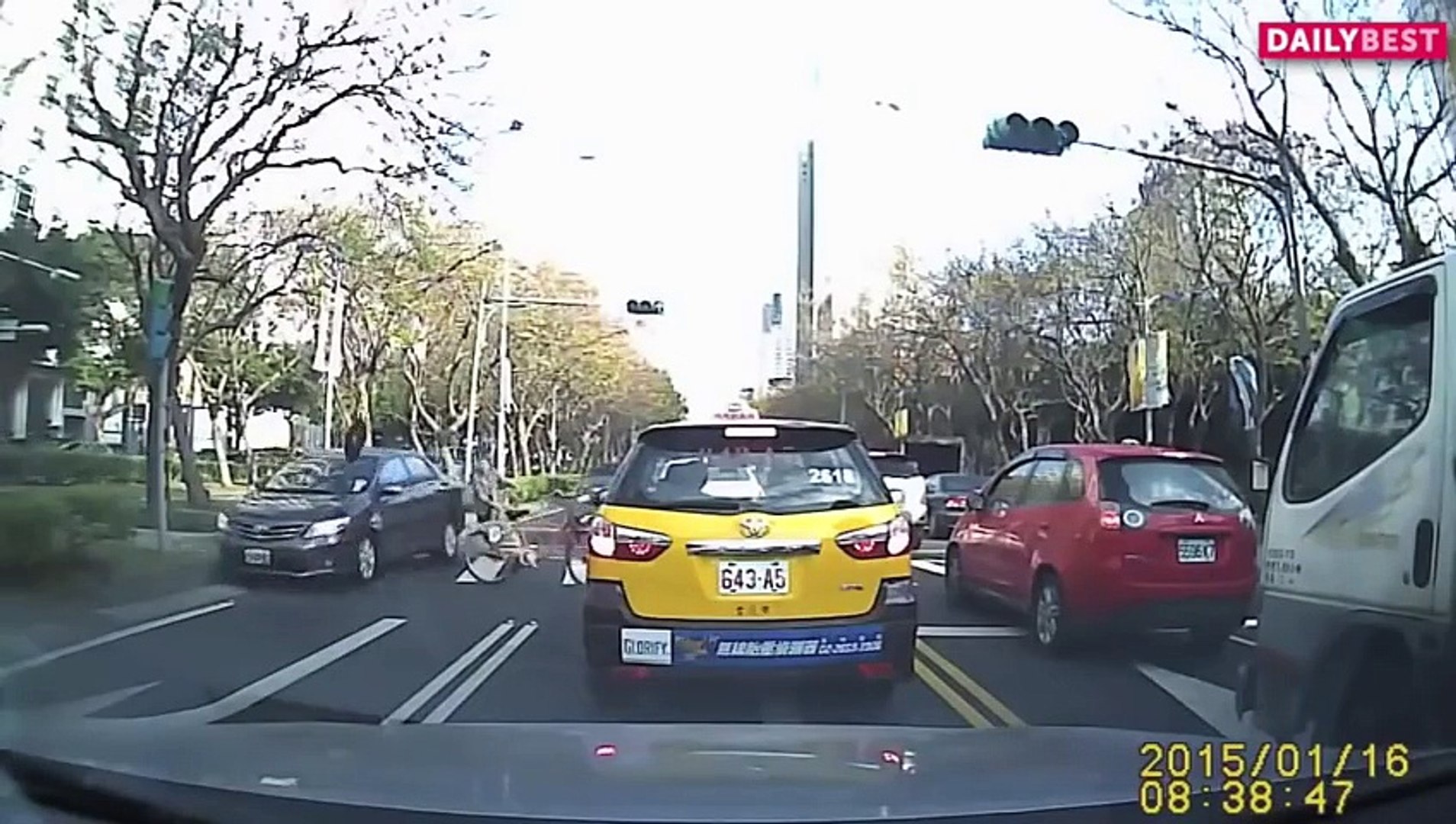 Они были на волосок от смерти, но им нереально повезло